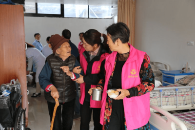 金華市居家養(yǎng)老服務(wù)今年將實(shí)現(xiàn)全覆蓋 托起老年人穩(wěn)穩(wěn)的幸福